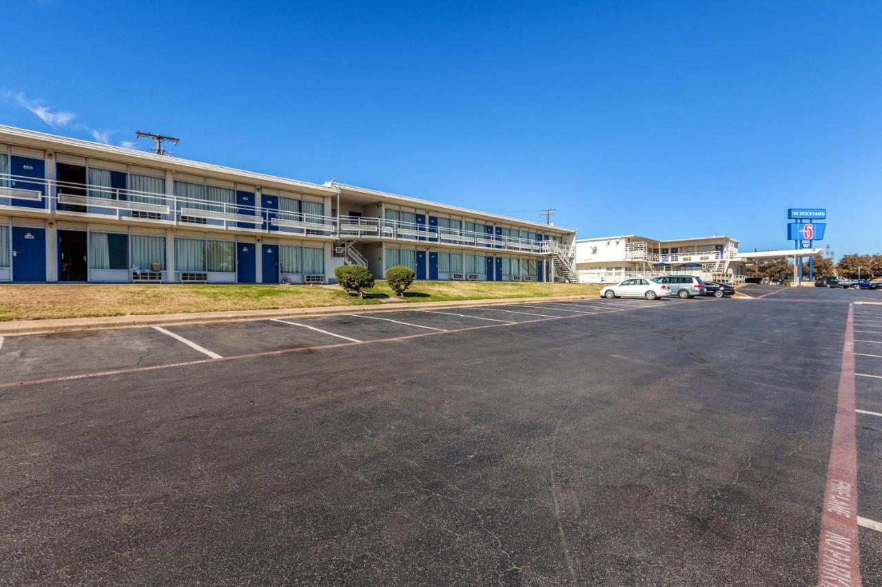 Motel 6 Fort Worth, Tx - Stockyards Exterior photo