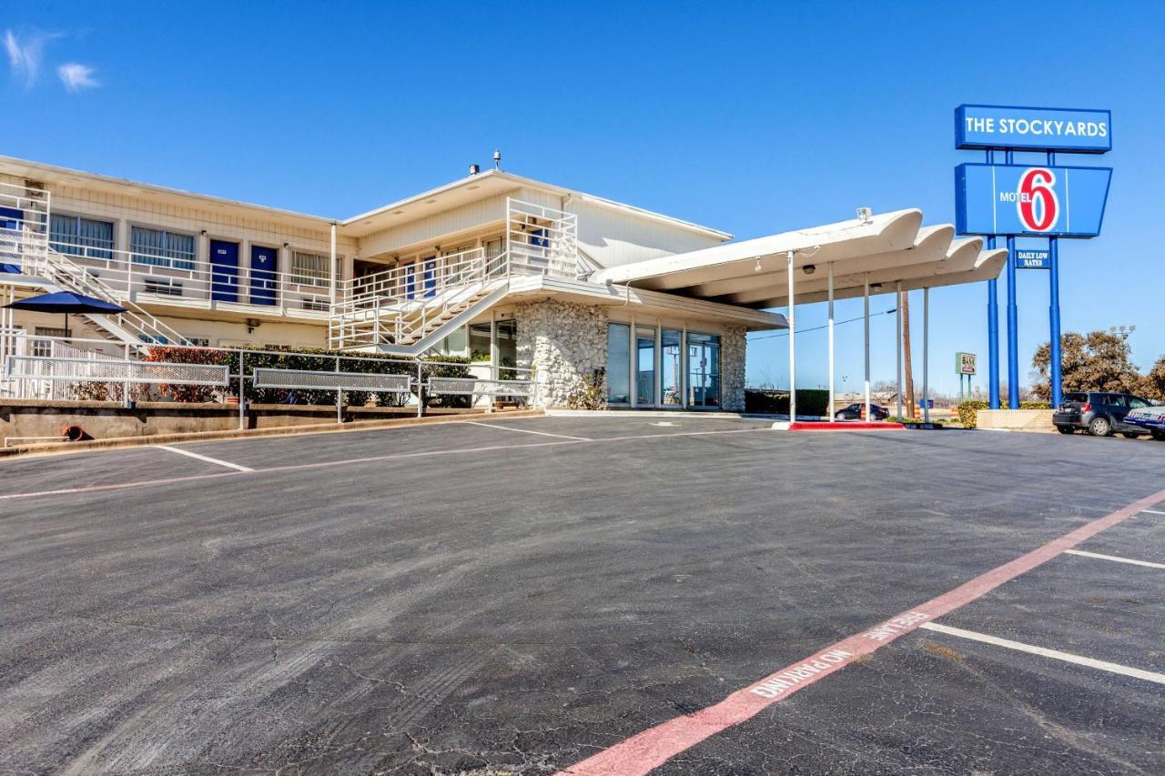 Motel 6 Fort Worth, Tx - Stockyards Exterior photo